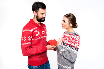 Obraz premium couple standing with red heart