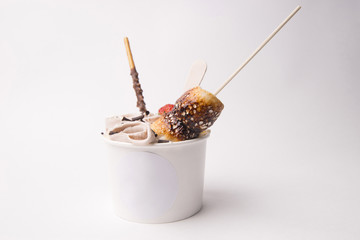 plombir, ice cream, ice roll with chocolate - 139115739