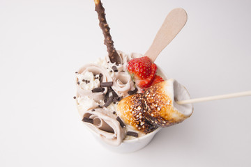 plombir, ice cream, ice roll with chocolate - 139115778