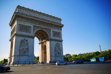 Fototapeta na wymiar Paris, the arc de Triomphe in Sunny weather.