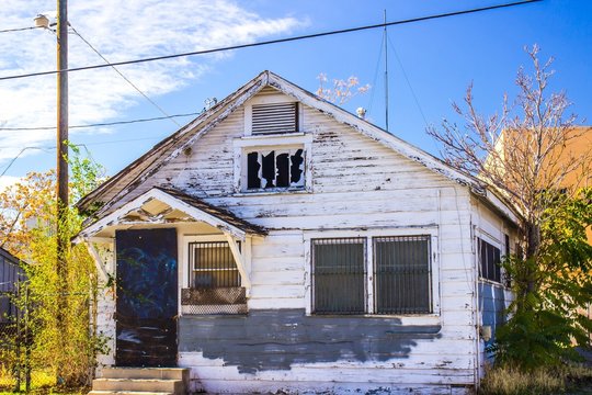 Rundown House Images – Browse 8,126 Stock Photos, Vectors, and Video |  Adobe Stock