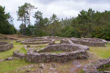 Ruinas de antiguo pueblo celta