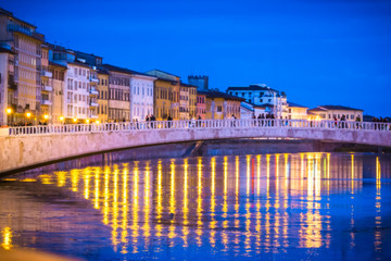 Fototapeta premium The night in Pisa