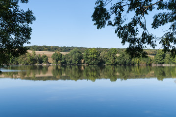 Obraz premium Blick auf den Aalkistensee im Kraichgau
