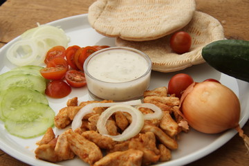 Kebabtschen mit Gurken