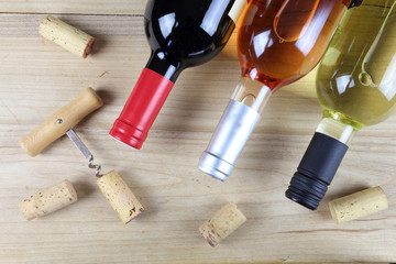 Rotwein, Wei&szlig;wein und Rosewein mit Korken