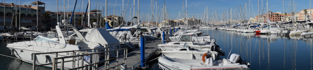 Panoramique : Port-Leucate, Aude, le port.