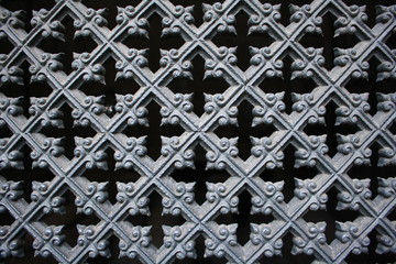 Ornamental grating