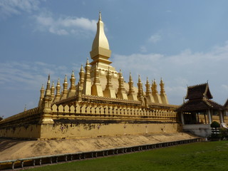 Fototapeta na wymiar Pha That Luang stupa, Vientiane, Laos