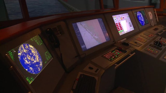 Ship maneuvers simulator. The maneuvers simulators are used to train workers and control any risk.