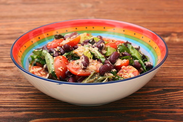 Tuna salad with beans and cherry tomatoes