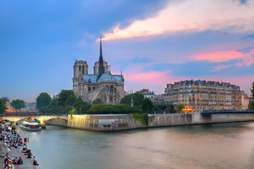 Notre Dame de Paris at night