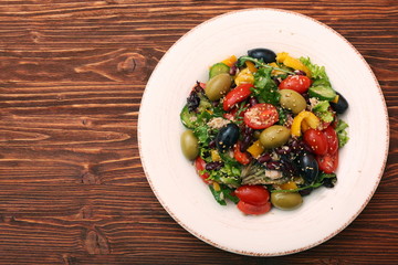 Tuna salad with cherry tomatoes, beans and olives