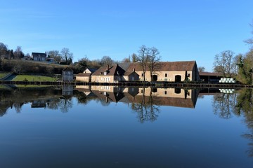 Fototapeta na wymiar La Nièvre en Bourgogne