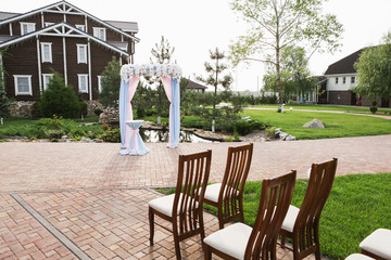 Wedding Arch in pink and smoky color.
