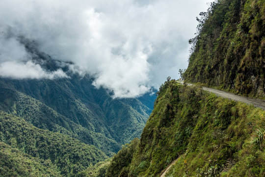 Death Road – Todesstrasse Biking durch die Yungas