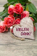 Fototapeta premium Rosen und Herz: Vielen Dank!