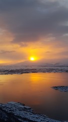 Obraz premium Sonnenuntergang bei Tromsö, Norwegen