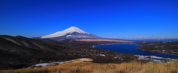 山中湖・鉄砲木ノ頭(明神山)から冬のパノラマ青空富士山
