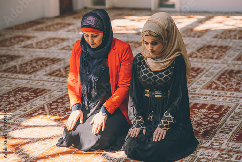 muslim women Amid alarming political rhetoric, an intriguing phenomenon has appeared: the emergence of american muslim women. muslim women Amid alarming political rhetoric, an intriguing phenomenon has appeared: the emergence of american muslim women.
