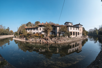 House along Naviglio Grande (Milan)