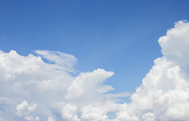 Fototapeta na wymiar blue sky vivid and big cloud beautiful Colorful in nature background