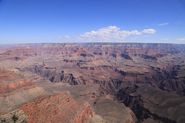 Fototapeta na wymiar Grand Canyon an einem wunderschönen Sommertag