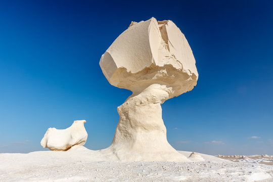 Rock formations in the Egyptian White desert