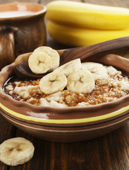 Porridge with bananas