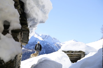 Bergdorf im Winter, Tessin