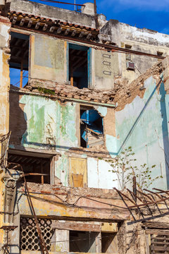 Ruined colonial house on the streets of old Havana