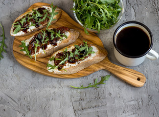 Brushetta with Sun-dried tomatoes