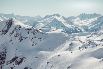 Naklejka premium snow capped aleitenspitze