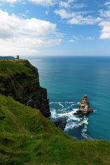 Near the ocean - Cliffs & nature at the coast of Ireland