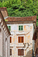 Fototapeta na wymiar Street in old Kotor