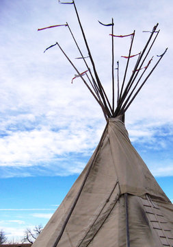 Tee Pee 01