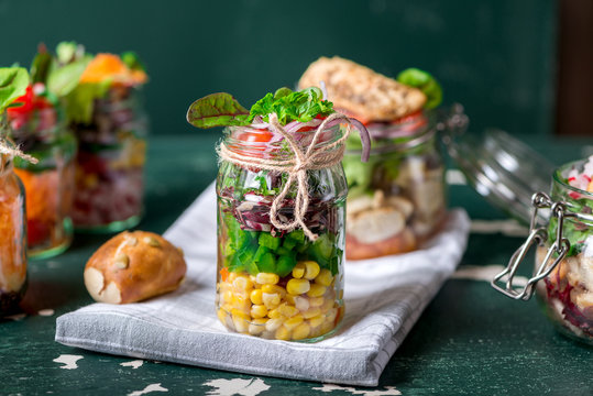 Salat im Glas - Shaking Salad - Trend Essen - Fasten & Di&auml;t