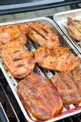 Fleisch und Wurst auf dem Grill