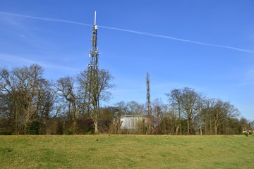 Obraz premium A mobile phone mast on a spring day in the UK