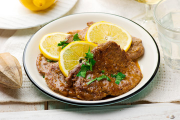 Lemon Scaloppine.style rustic.