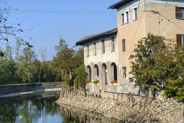 Fototapeta na wymiar House along Naviglio Grande (Milan)