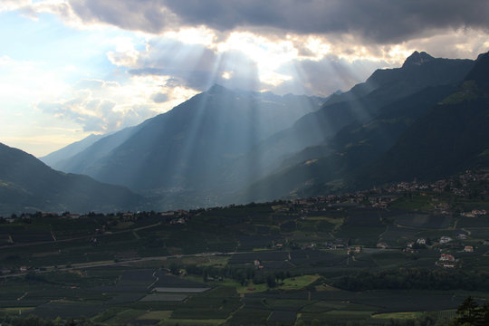 Dorf Tirol in der Abendsonne