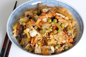 nouilles chinoises, légumes et poulet