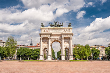 Fototapeta na wymiar Arch of Peace (Arco della Pace) in Milan