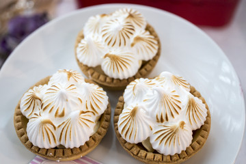 delicious sweet meringue cupcakes desserts