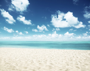 Fototapeta na wymiar sunny tropical beach
