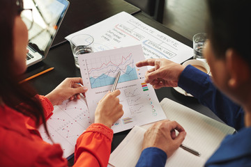 Explaining business chart