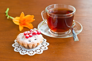 Obraz na płótnie Canvas Cake, tea and flower