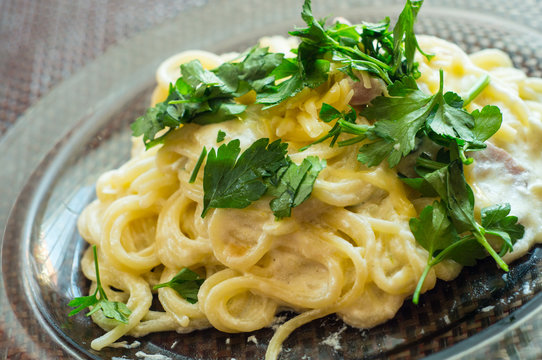 spaghetti carbonara with fried backon, cheese and cream