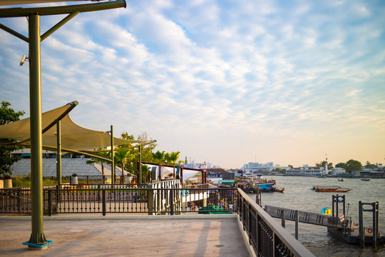 thamaharaj pier in evening 02
